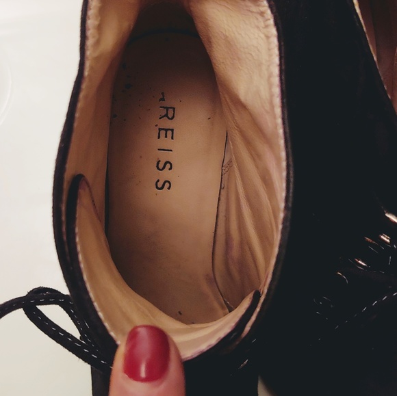 Reiss laced up suade ankle boots. - Picture 3 of 5